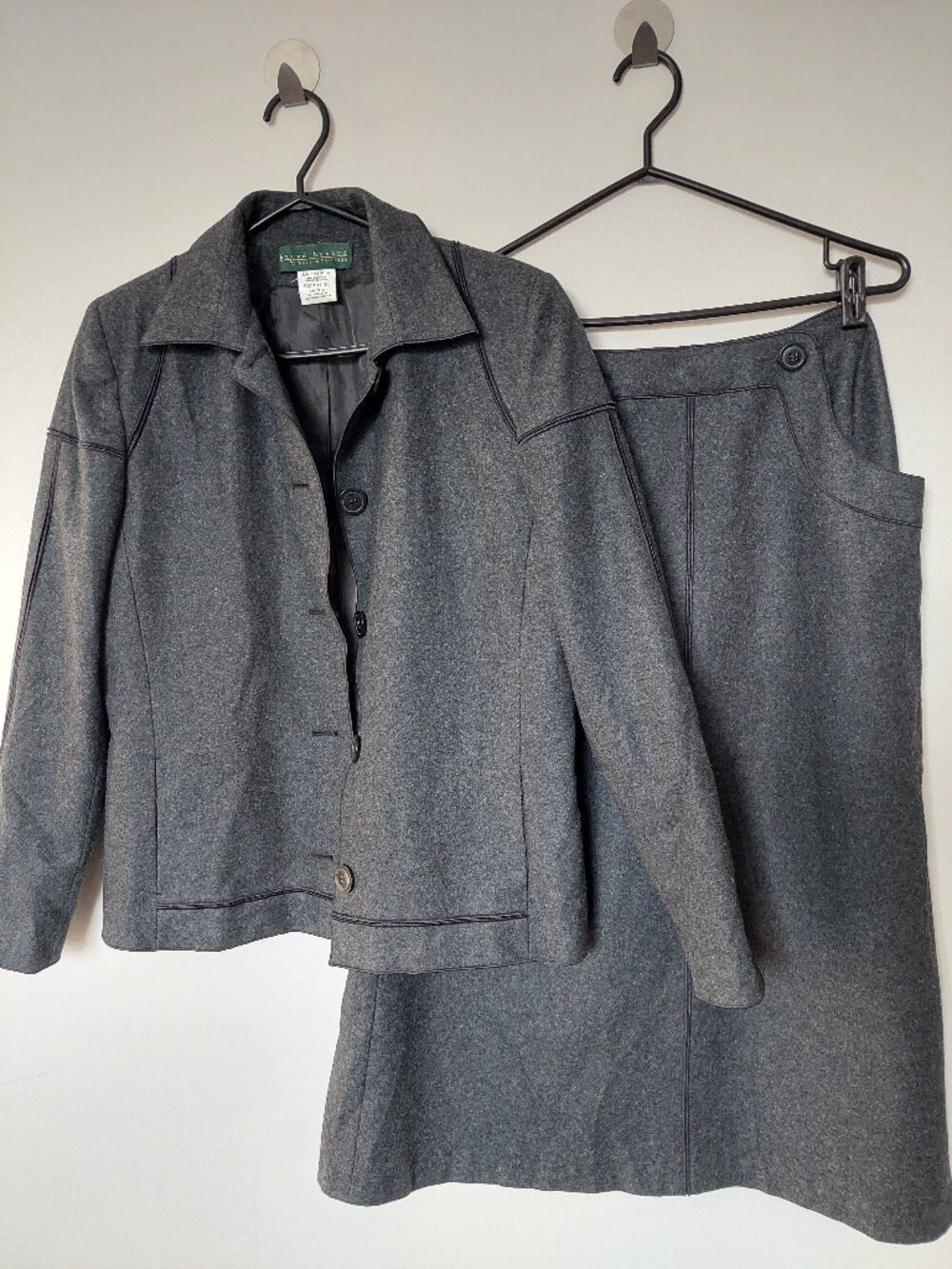 Vintage Harvé Benard Two-piece suit set Skirt 8 Blazer 10 Gray Wool Blend